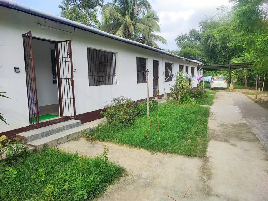 Greenwood Cabins Homestay, The Greenhouse Jorhāt Exterior foto